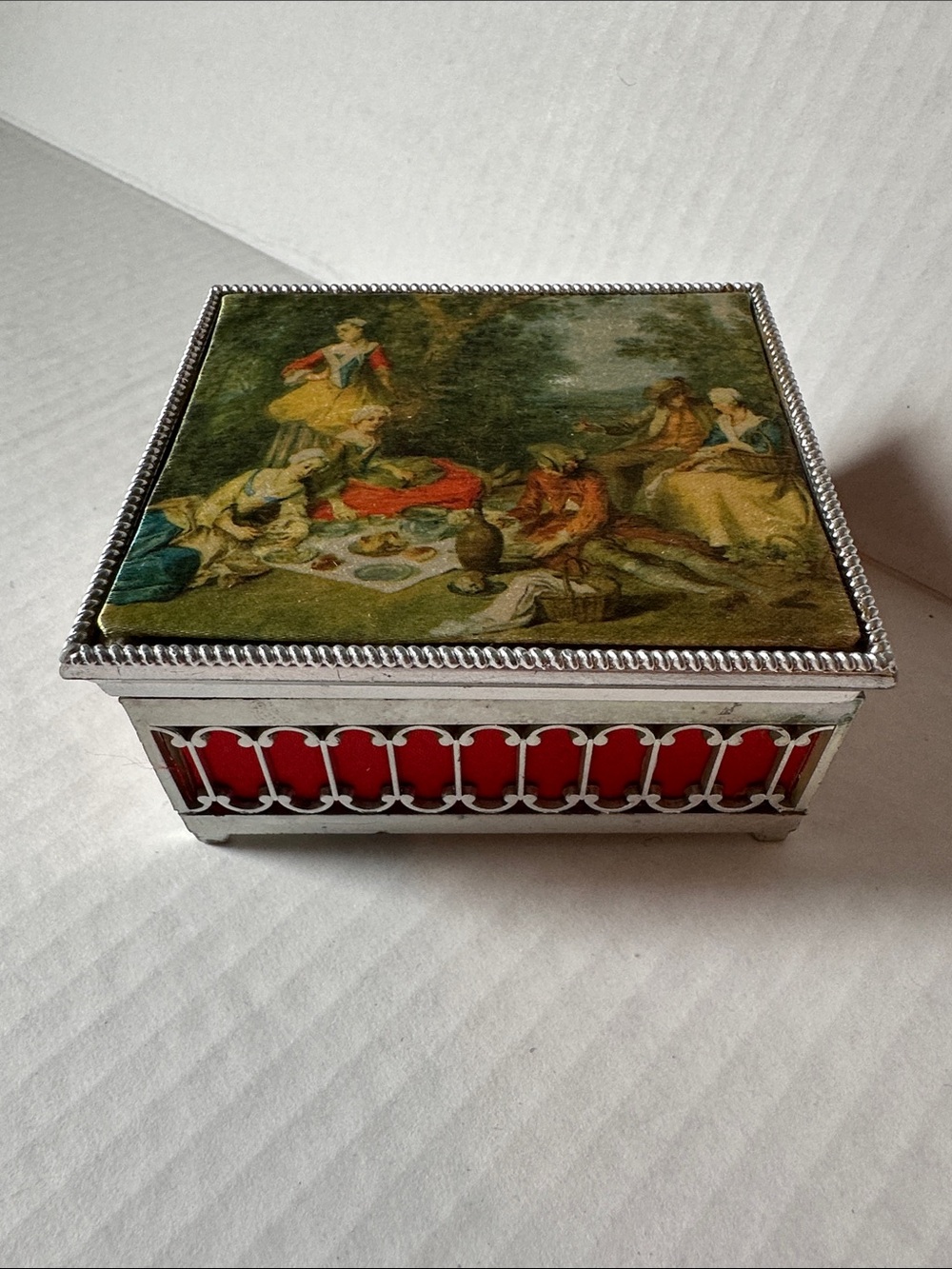Vintage hinged trinket box made in Italy.